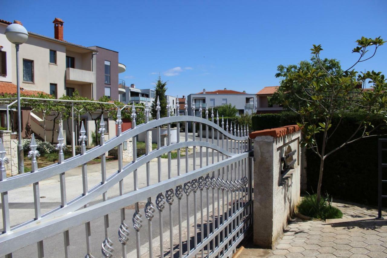 Apartments Katarina Vinkuran Bagian luar foto
